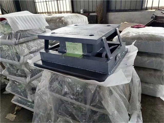 弹性铰支座滑移球形支座弹性铰支座衡水万鸿正在生产中